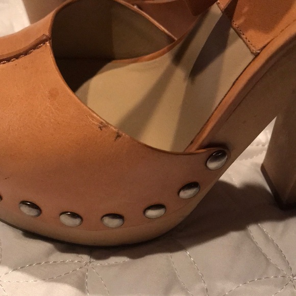 Micheal Kors leather platform sandals - Picture 2 of 8